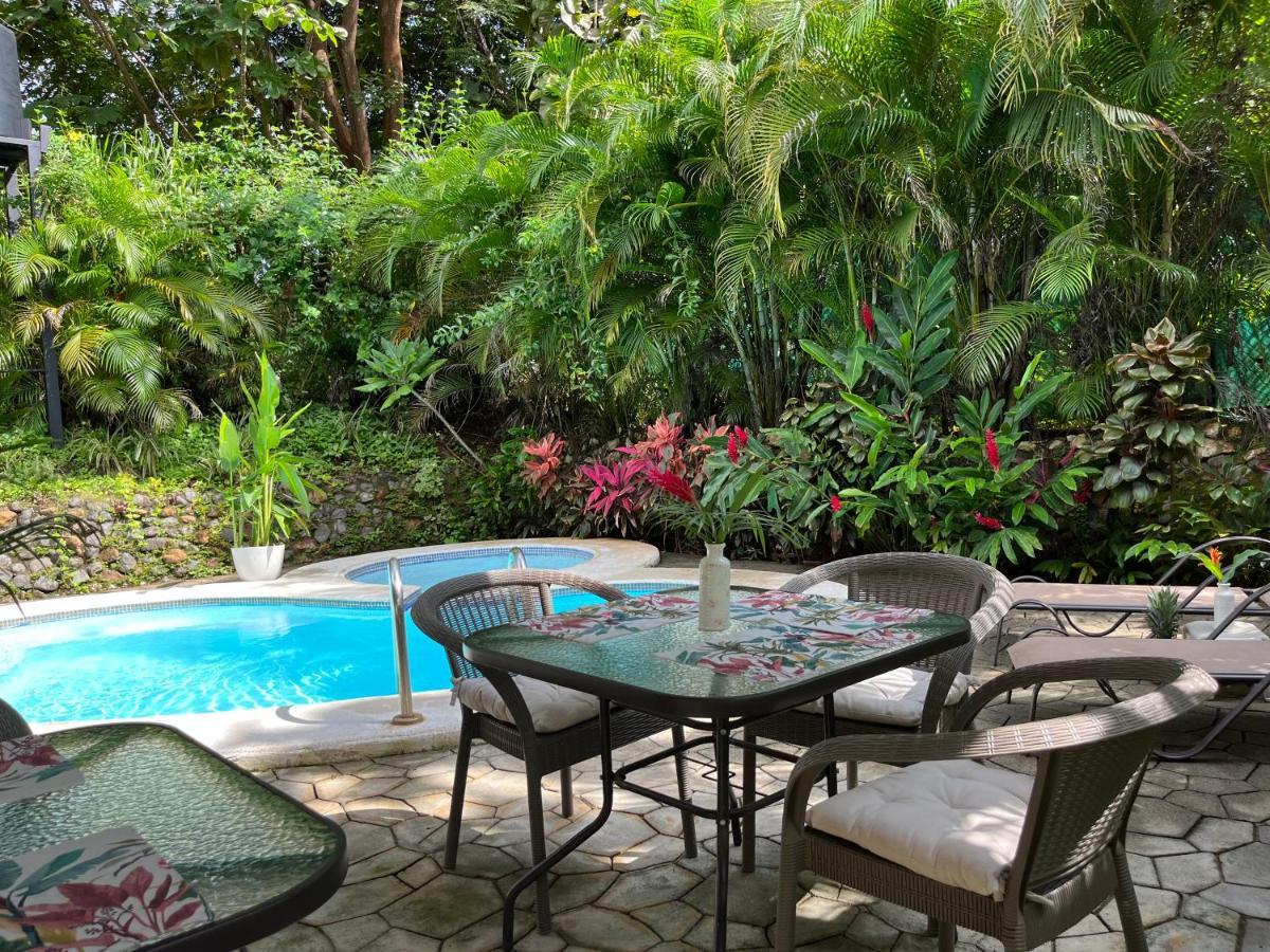 Bed and Breakfast La Jungla Puerto Carrillo Exteriér fotografie